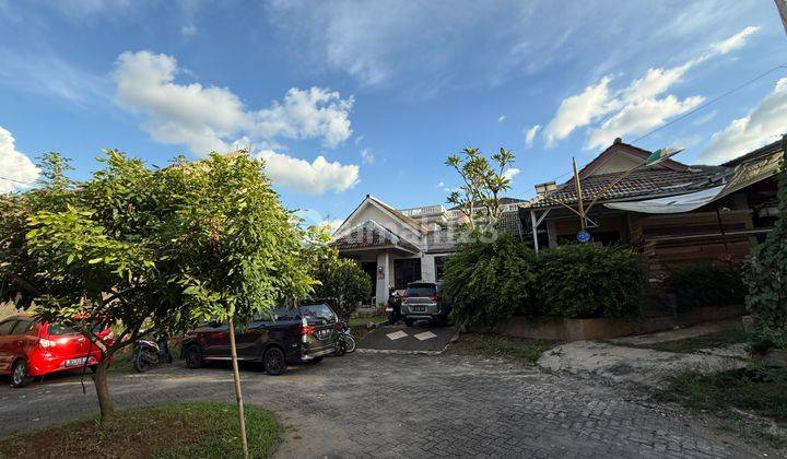 RUMAH DI DALAM KOMPLEK TAMAN BOUGENVILLE, PONDOK GEDE 2