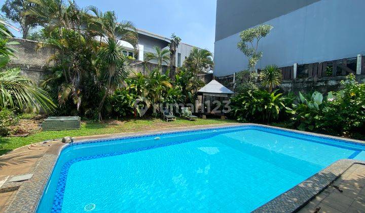 Beautiful house with big garden at bangka, jakarta selatan 1