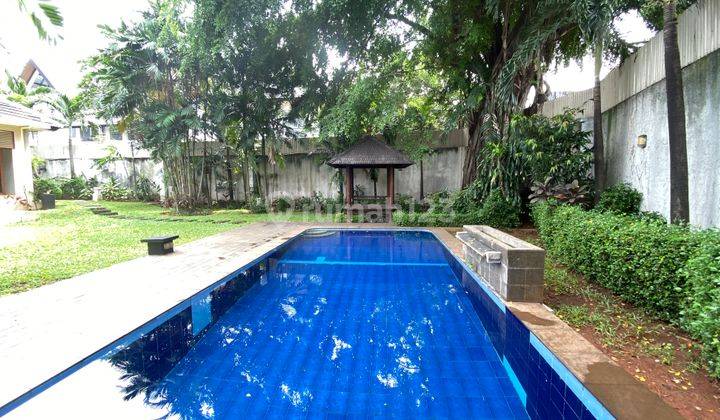 Big and beautiful house with big backyard at cipete, jakarta selatan 1