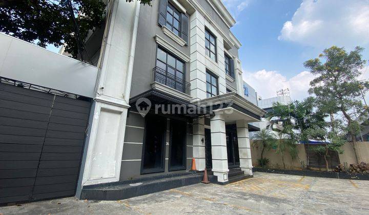 Mini building lokasi komersil di jalan RS fatmawati raya cocok untuk showroom, klinik, atau kantor 1