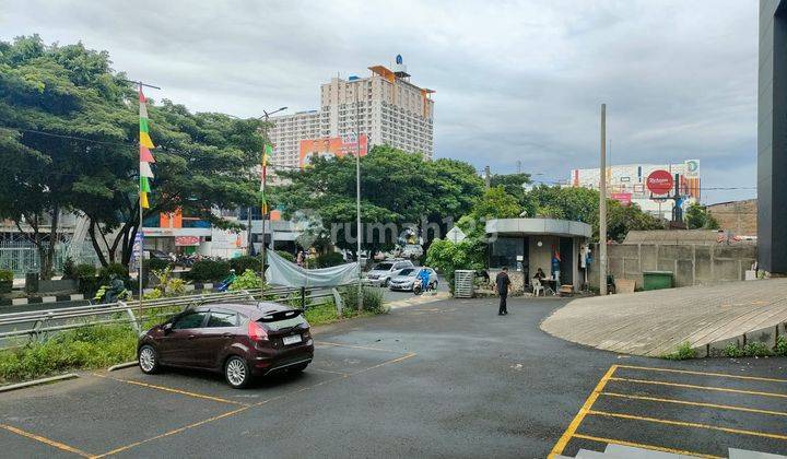 Ex Showroom di jalan Margonda raya, depok 2