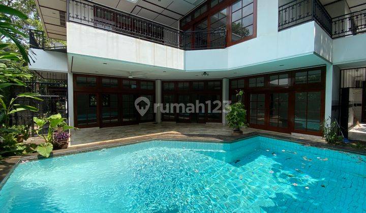 Beautiful and cozy house in senopati area 1