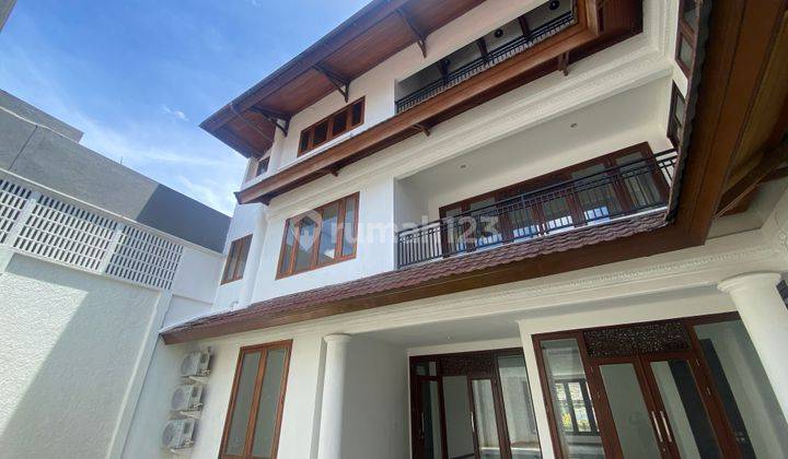 Big house and just renovated at kuningan area, jakarta selatan 2