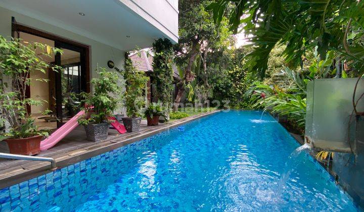 Beautiful Luxury Modern tropical House at Menteng Area 2