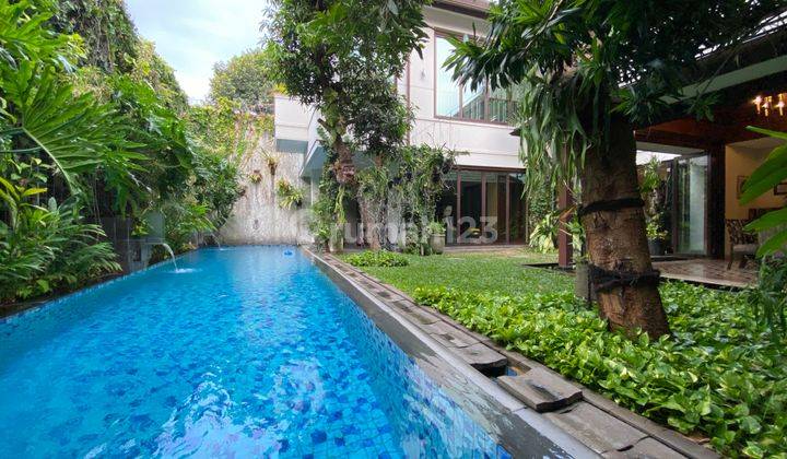 Beautiful Luxury Modern tropical House at Menteng Area 1