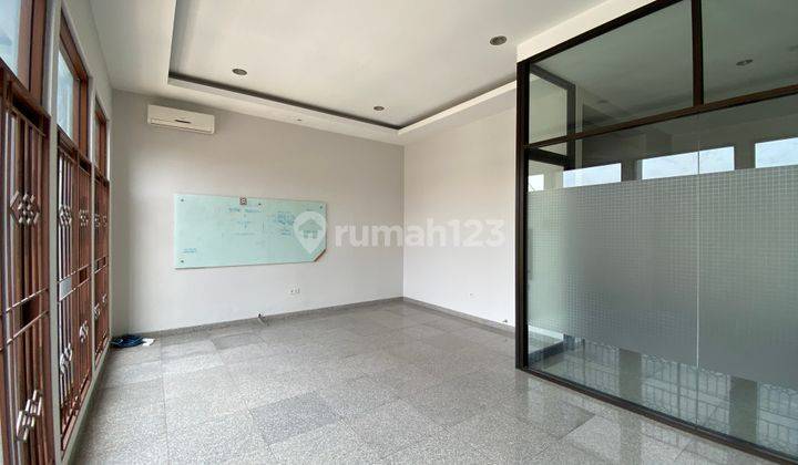 Rumah cocok untuk kantor atau usaha di Senopati Area 1