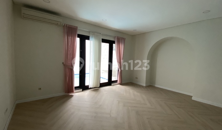 Beautiful and modern house in the Mega Kuningan area.