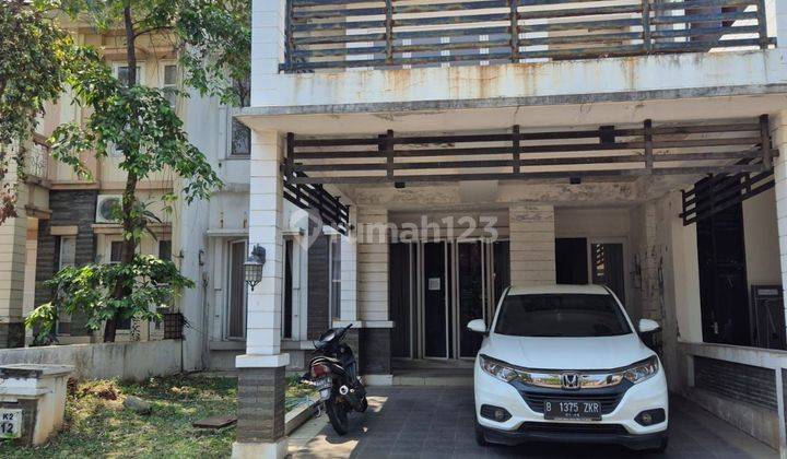 Rumah Dijual 2 Lantai , Shm , Butuh Renovasi , Hadap Timur 1