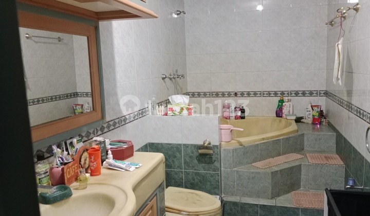 Dijual Rumah di Cinere 2 Lantai Dekat Pusat Perbelanjaan