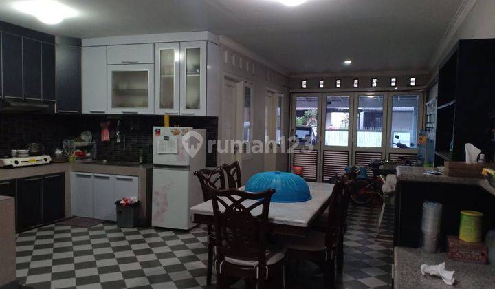 Rumah dijual 2 lantai SHM hadap Timur dan selatan  2