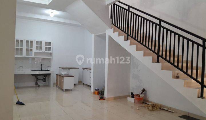 Rumah Shm 2 Lantai Baru Timur , Bangunan Eklusive Siap Huni 1