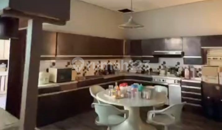 Rumah Asri 4 Lantai Butuh Renovasi Cocok Investasi Ideal 2