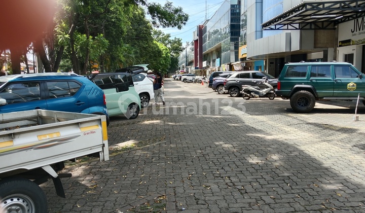 For Rent: Ready-to-Occupy Shop House, Flood-Free in Lebak Bulus, Land Area 100, Building Area 400, Ready to Occupy