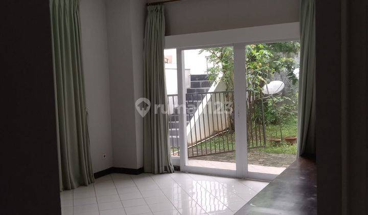 Rumah Disewakan Semi Furnished Siap Huni Bbagus Danstrategis 2