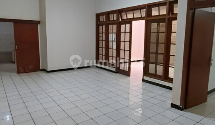 Disewakan Rumah Satu Lantai Di Cinere Lt 300 / Lb 250 Siap Huni Disewakan Rumah Satu Lantai Di Cinere Lt 300 / Lb 250 Siap Huni