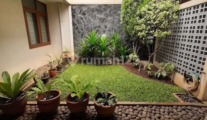Dijual Rumah Second Terawat Rapi Lt 244 Lb 125 Didalam Komplek Perumahan