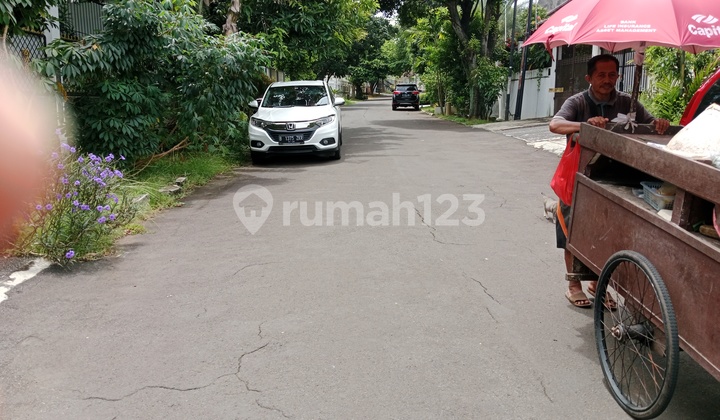 2-Story House in Cinere Ready to Live In and Flood-Free 2