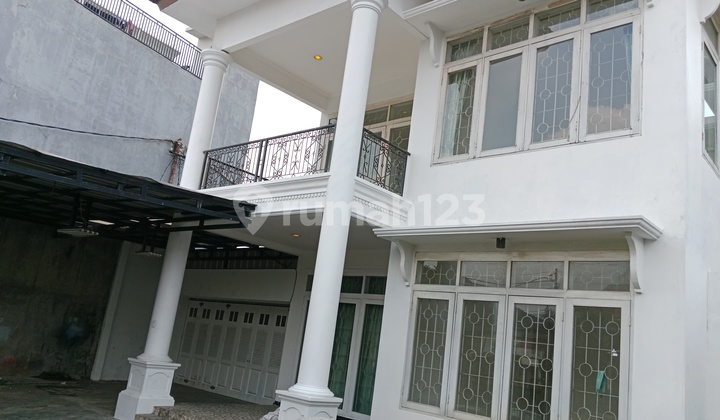 Dijual Rumah 2 Lantai Shm Butuh Renovasi Hadap Barat