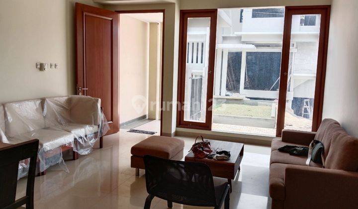 Dijual R Rumah Baru 2 Lantai Hsdap Barat Shm 2