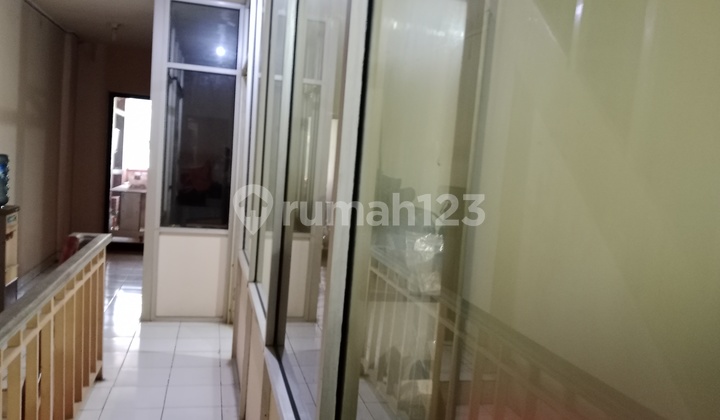 For Rent: Ready-to-Occupy Shop House, Flood-Free in Lebak Bulus, Land Area 100, Building Area 400, Ready to Occupy