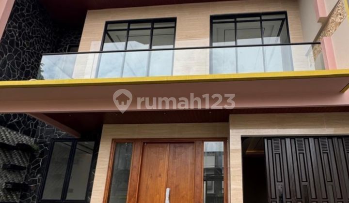 Dijual Rumah Mewah di Kawasan Senen Jakarta Pusat, Dilengkapi Rooftop City View dan Pool 1