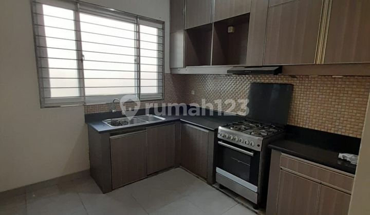 Foresta bsd kondisi rapi siap huni harga bagus lingkungan cluster 