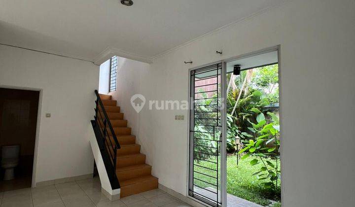 Rumah Delatinos BSD  terawat 2lantai lingkungan asri depan Taman 1