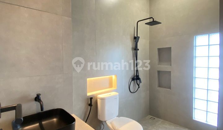 BRAND NEW HOUSE KENCANA LOKA BSD  MODEL MINIMALIS SIAP HUNI  2