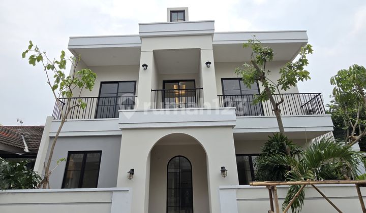 Brand New House Kencana Loka Bsd Mewah Siap Huni Lokasi Sangat Strategis