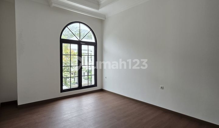 Green BSD New house with American Classic design