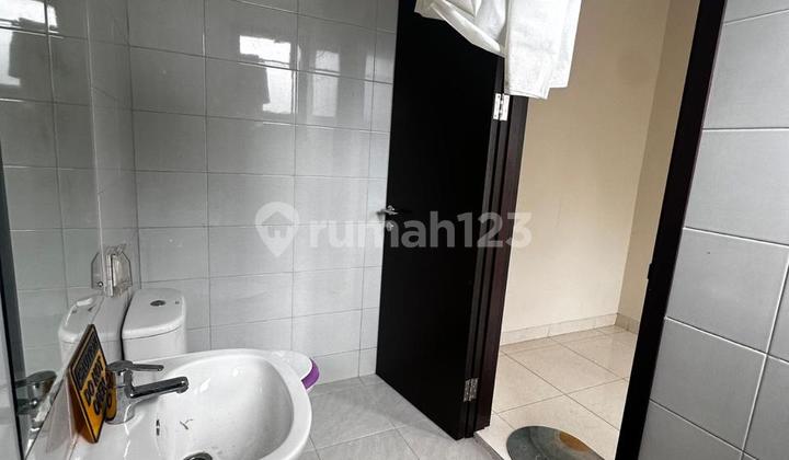 BSD Delatinos neat cluster house, comfortable environment, strategic location near the station. BSD Delatinos neat cluster house, comfortable environment, strategic location near the station.