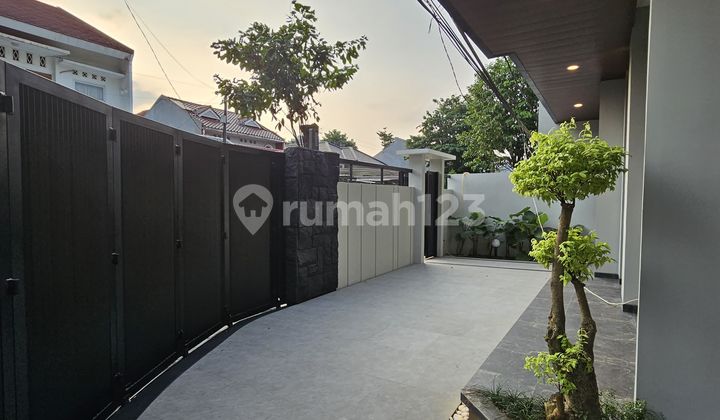 Brand New Griya Loka Bsd design mewah lingkungan Asri dan strategis 2