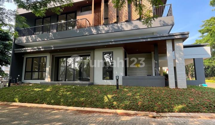 THE EMINENT BSD Rumah Mewah Brand New lokasi CBD BSD posisi hoek