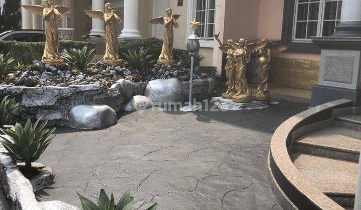 Rumah Megah Terawat Hadap Taman di Bellano Gading Serpong 1