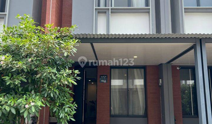Disewakan Rumah Full Furnished Baru Siap Huni Dekat Tol Aeon BSD 1
