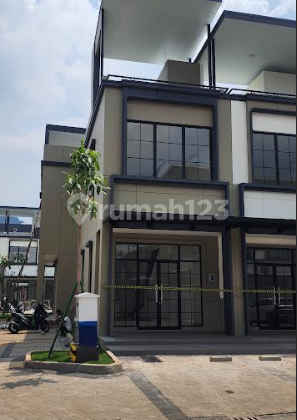 For rent: The Hudson-Manhattan Gading Serpong shop house. For rent: The Hudson-Manhattan Gading Serpong shop house.