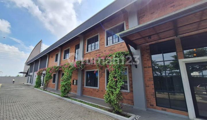 EN: "For Rent: Furnished Warehoused, Ready to Use in Blessindo Tangerang."