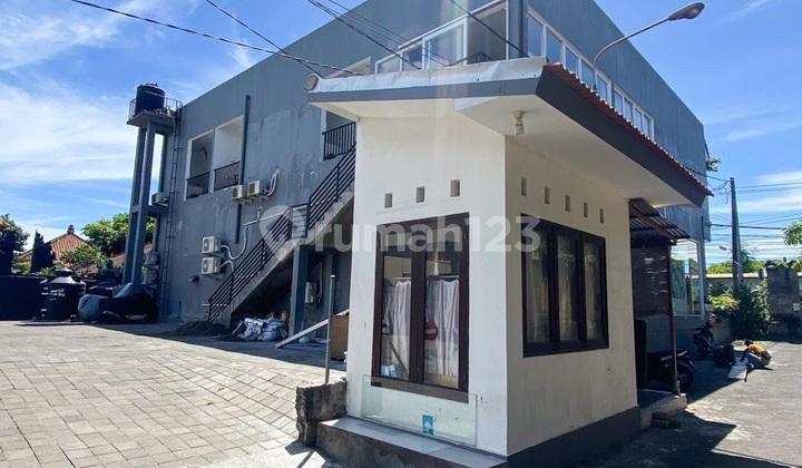 Shop for rent on Jl. Mertanadi, Seminyak