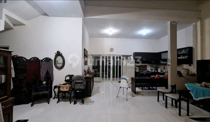 Minimalis Bagus Siap Huni Dekat Merr 2