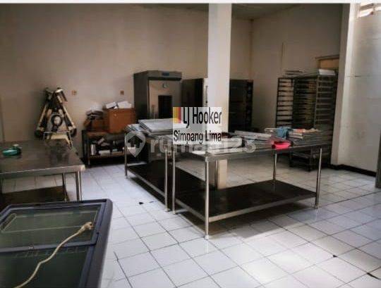 Rumah Istimewa Cocok Buat Usaha di Mayjend Sutoyo 10427 bud  2