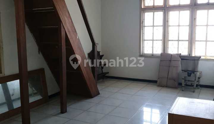 Rumah Bagus di KEdungmundu Raya Semarang 2