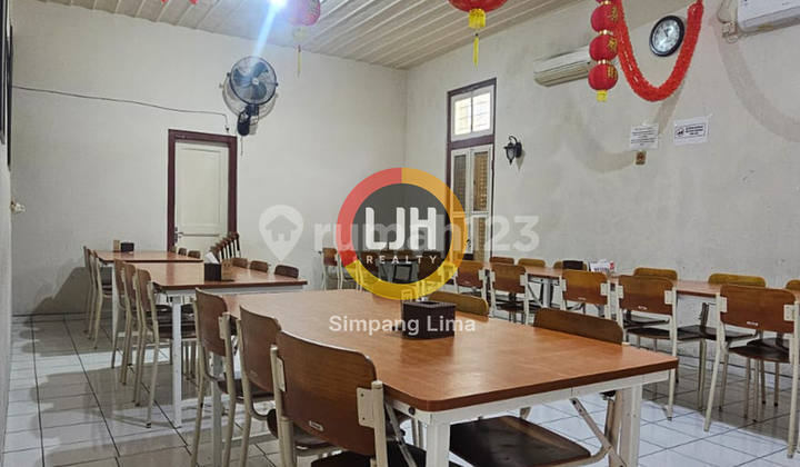 Commercial House for Sale - Ideal for Business or Office 2