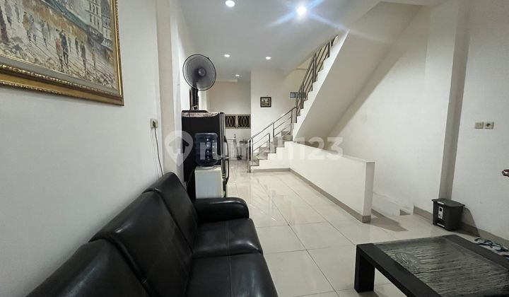 House Suitable for Boarding in Taman Sari, Near Gajah Mada, West Jakarta 1