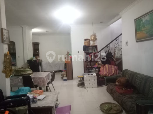 Spacious and Affordable 227m2 House in Kencana Loka, BSD City, South Tangerang