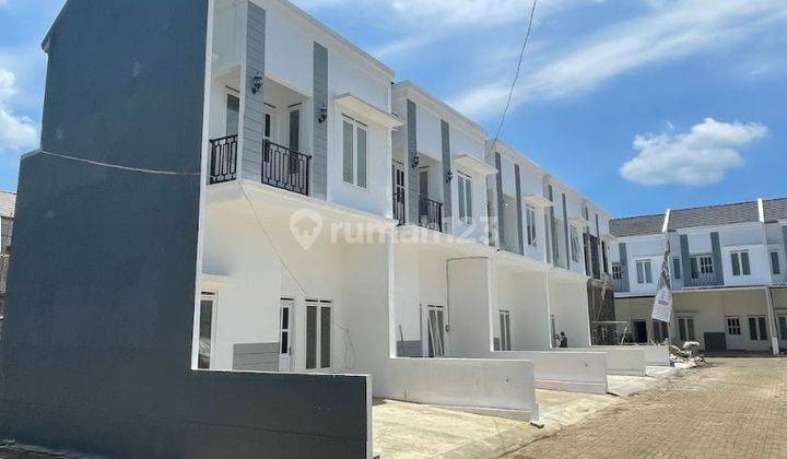 Rumah Cantik 2 Lantai Lokasi Strategis Dekat Exit Tol Pakis 6