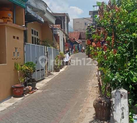 Beautiful House Ready to Live in Beji Junrejo Batu Malang 2