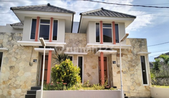 Rumah Villa Baru Siap Huni di Kawasan Bns Kota Batu Rumah Villa Baru Siap Huni di Kawasan Bns Kota Batu