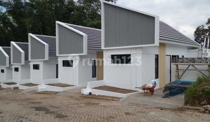 Dijual Murah Rumah Villa Strategis di Tawangargo Batu Malang