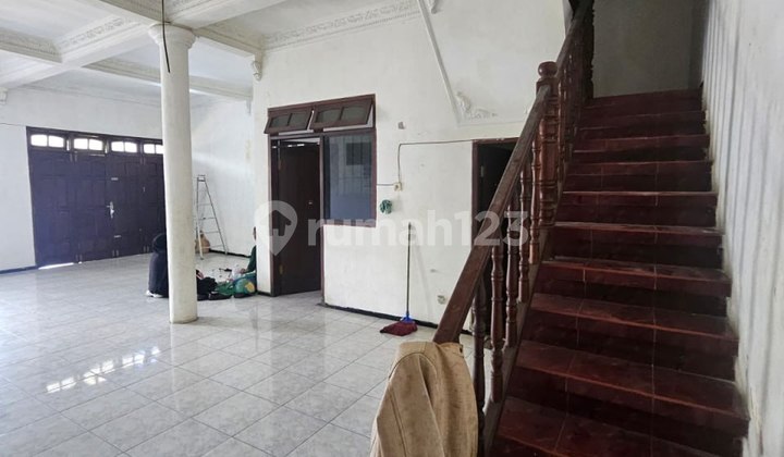 For Sale Strategic Business House on Karangploso Malang Main Road 2