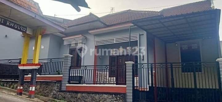Rumah Semi Villa 2 lantai Lokasi Kota Batu Junrejo 